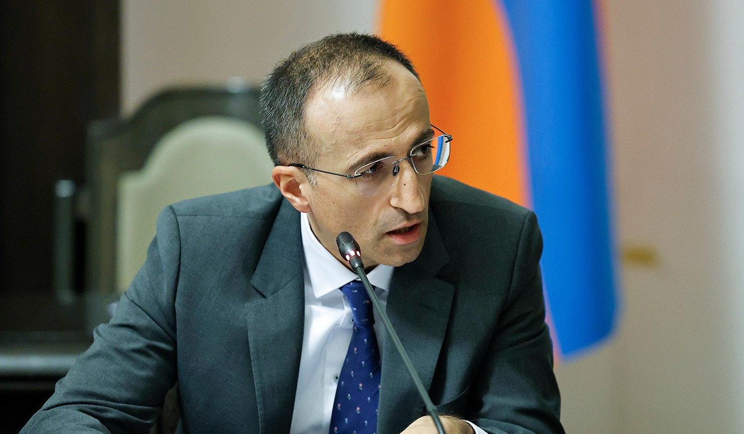 Սուտ է. Թորոսյանը՝  կենսաթոշակները և նպաստները անկանխիկ եղանակով ստանալու վերաբերյալ շահարկումների մասին