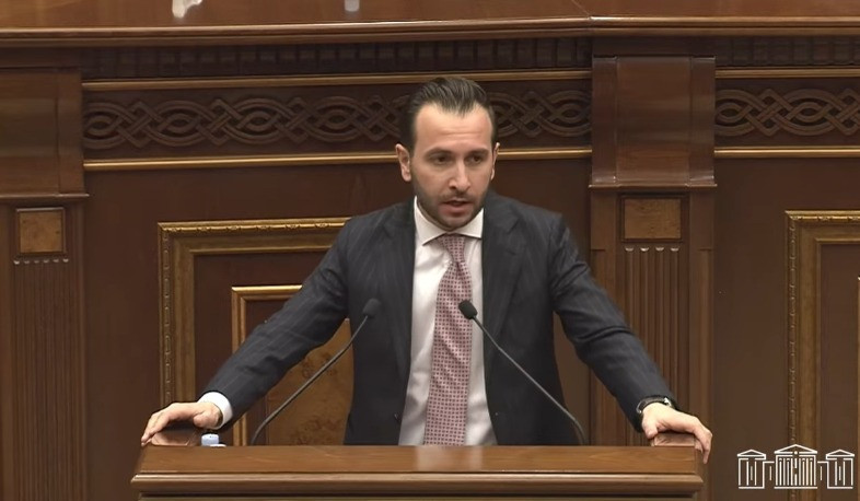 ԼՂ հարցը թոկ սարքելու ամենակարևոր գործող անձանցից մեկը եղել  է ձեր ղեկավարը՝ Ռոբերտ Քոչարյանը. Կոնջորյանը՝ Խաչատրյանին