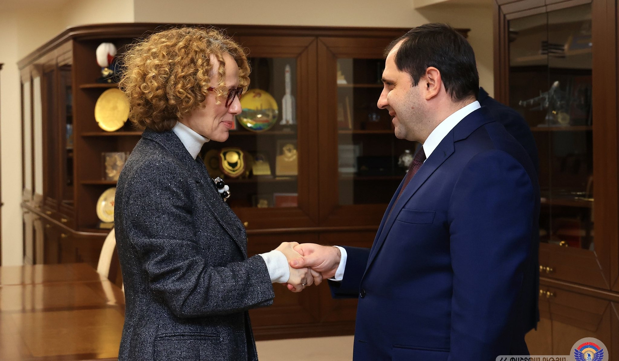 Սուրեն Պապիկյանը Ռադմիլա Շեկերինսկային ներկայացրել է պաշտպանական բարեփոխումները