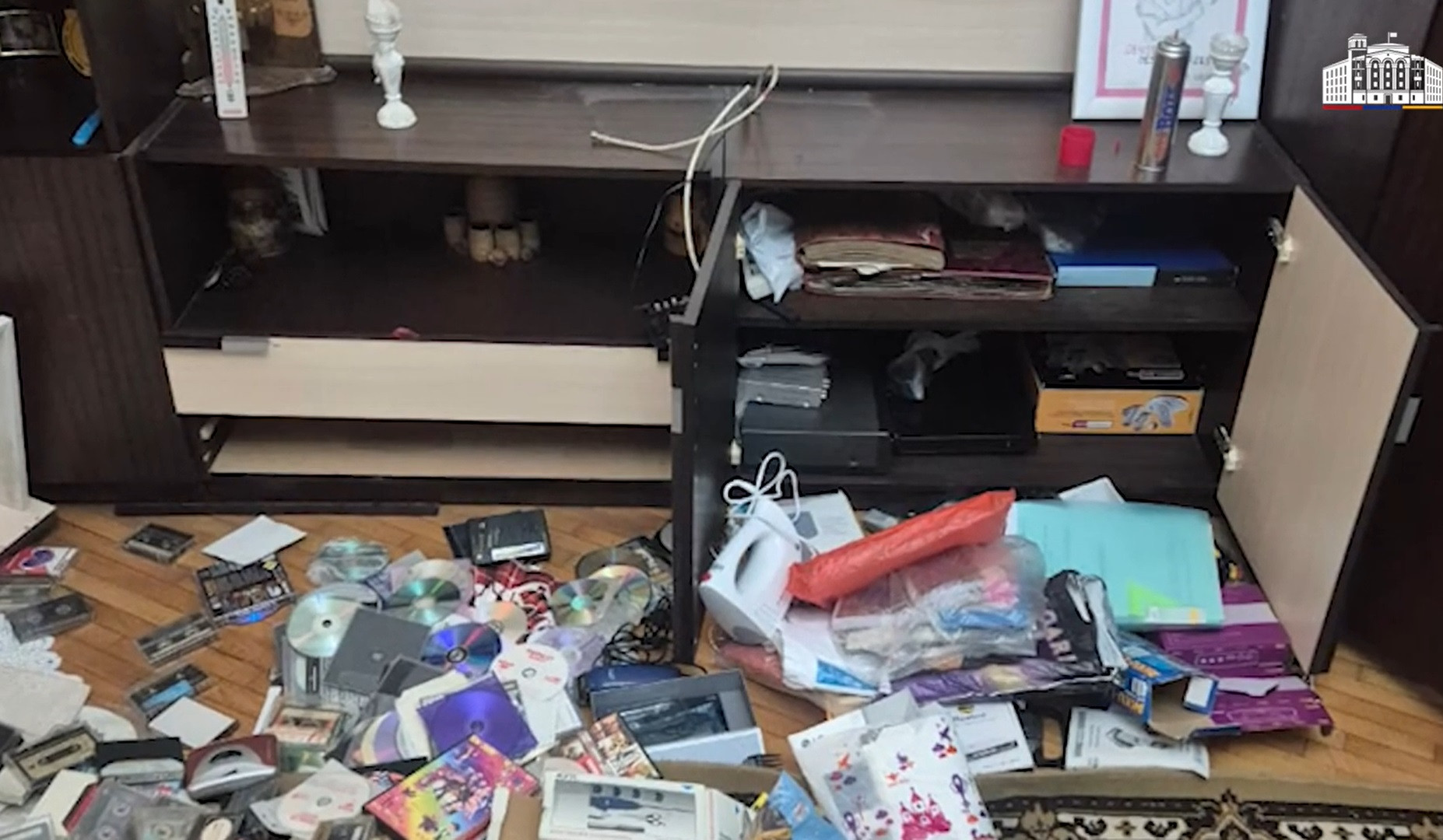 Վանաձորում բնակարանից 2 հեռուստացույց էին գողացել, տեսախցիկը ֆիքսել էր. քրեական ոստիկանների բացահայտումը