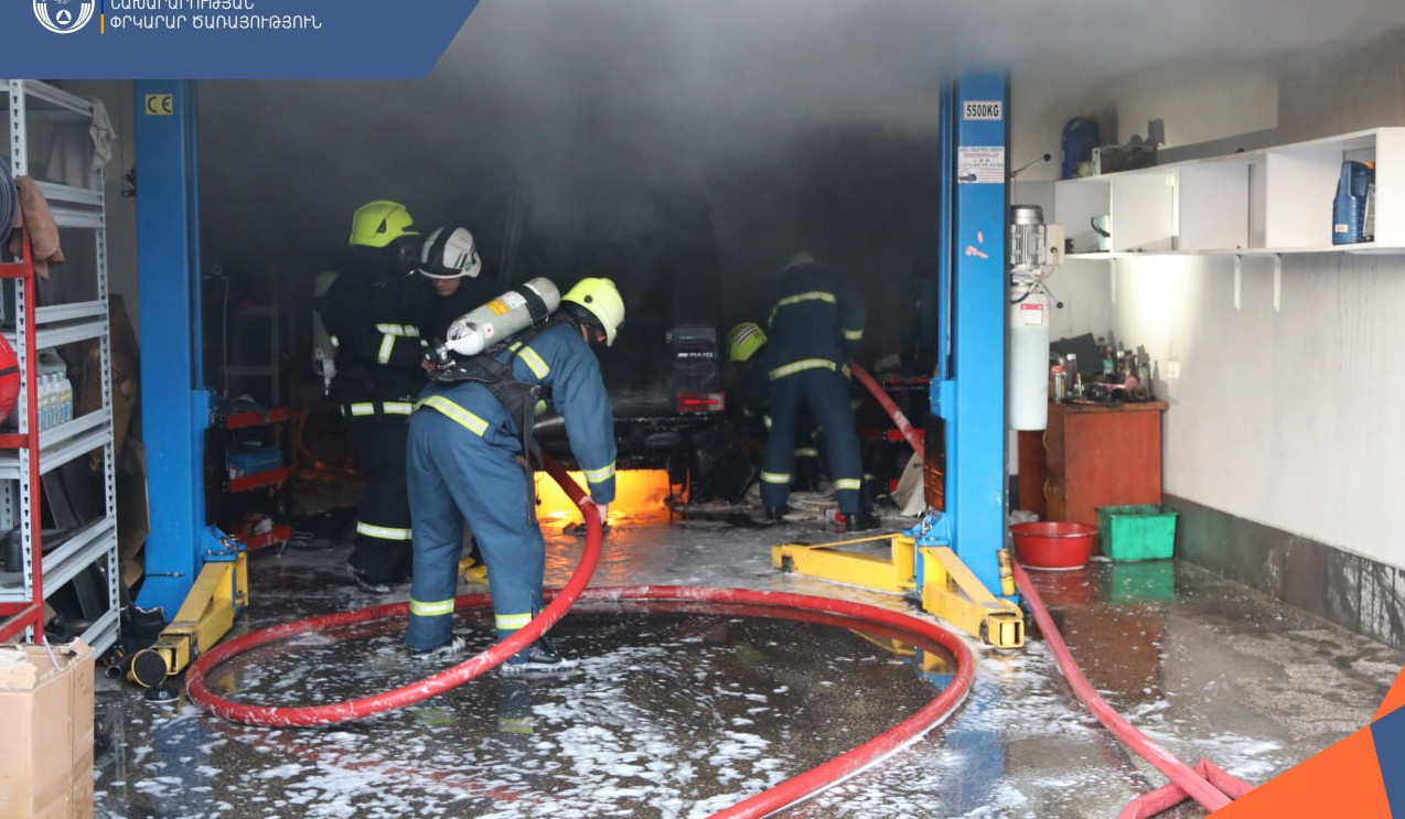 Դավթաշենի ավտոտեխսպասարկման կետերից մեկում մեքենա է այրվել