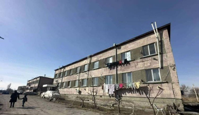 ԱՍՀ նախարարության «Օթևան» ՊՈԱԿ-ի՝ Դարբնիկում գտնվող սոցիալական բնակֆոնդի որևէ ընտանիքի բնակարանից դուրս գալու պահանջ չի ներկայացվել. պարզաբանում