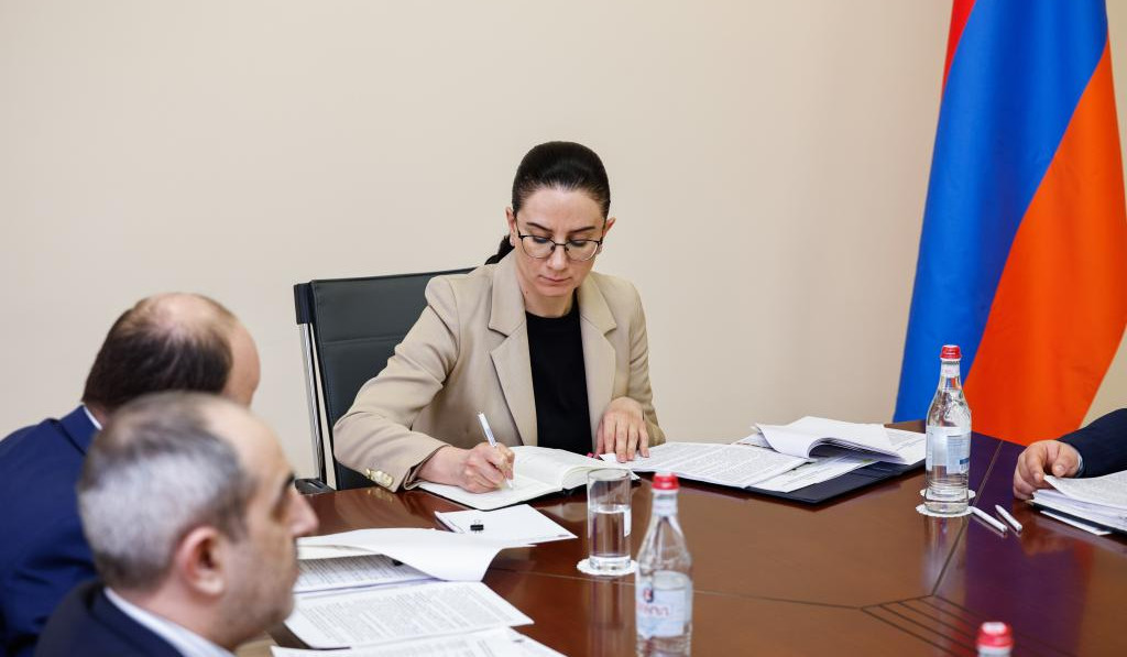 Գլխավոր դատախազը հանձնարարել է ակտիվացնել Սևանա լճի ափամերձ տարածքներում ապօրինի օտարված գույքերը պետությանը վերադարձնելու, ապօրինի շինություններն ապամոնտաժելու աշխատանքները