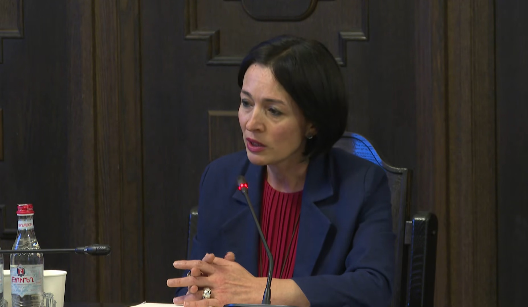 Գիրք նվիրելու օրվա կապակցությամբ ԿԳՄՍՆ-ն Կառավարության անդամներին գրքեր է նվիրել