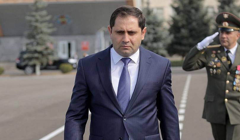 Երդման արարողությունից հետո զինվորներն ստանում են երկօրյա արձակուրդ. Պապիկյան