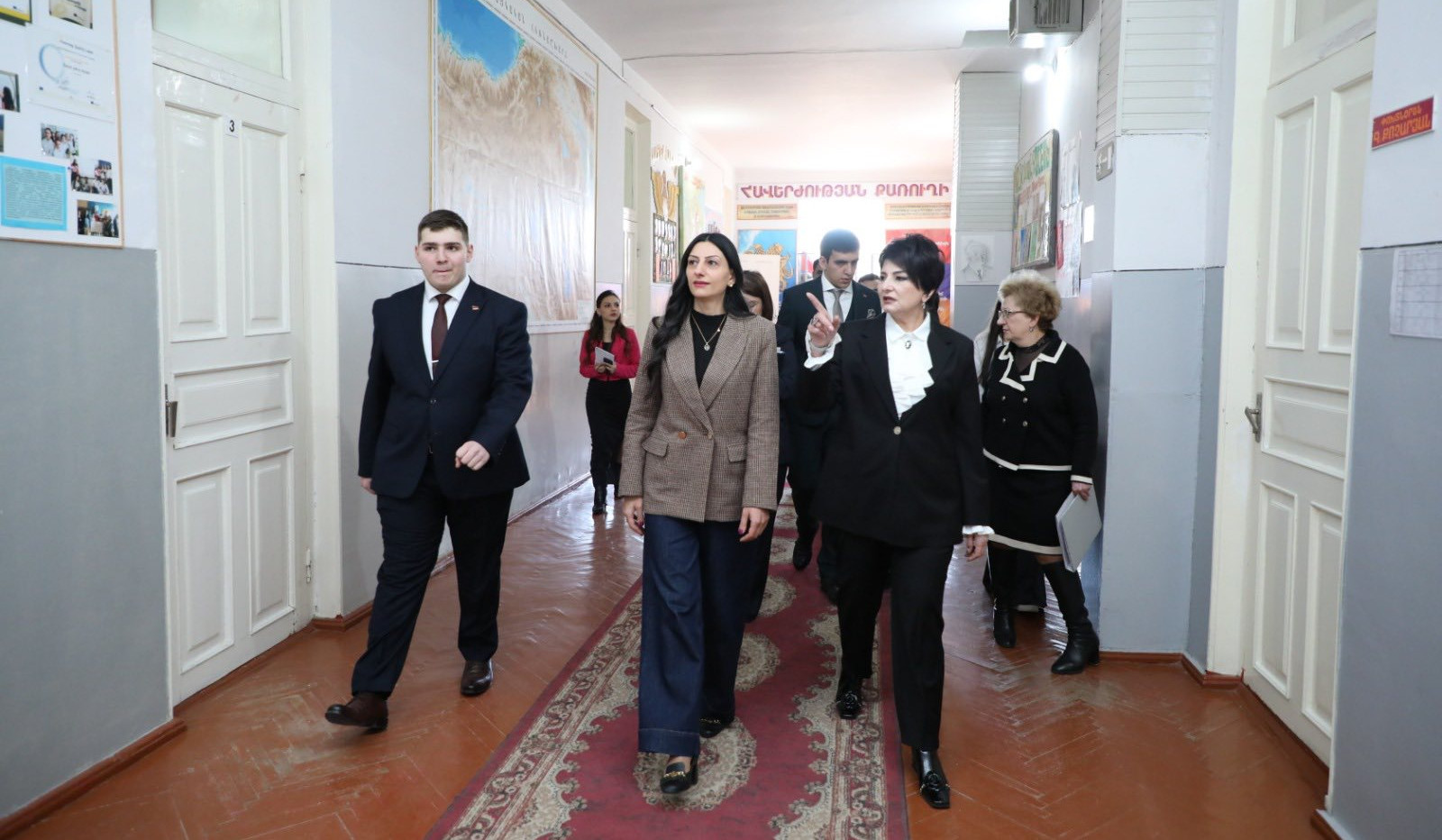 Մարդու իրավունքների պաշտպանն այցելել է Գյումրու թիվ 1 ավագ դպրոց