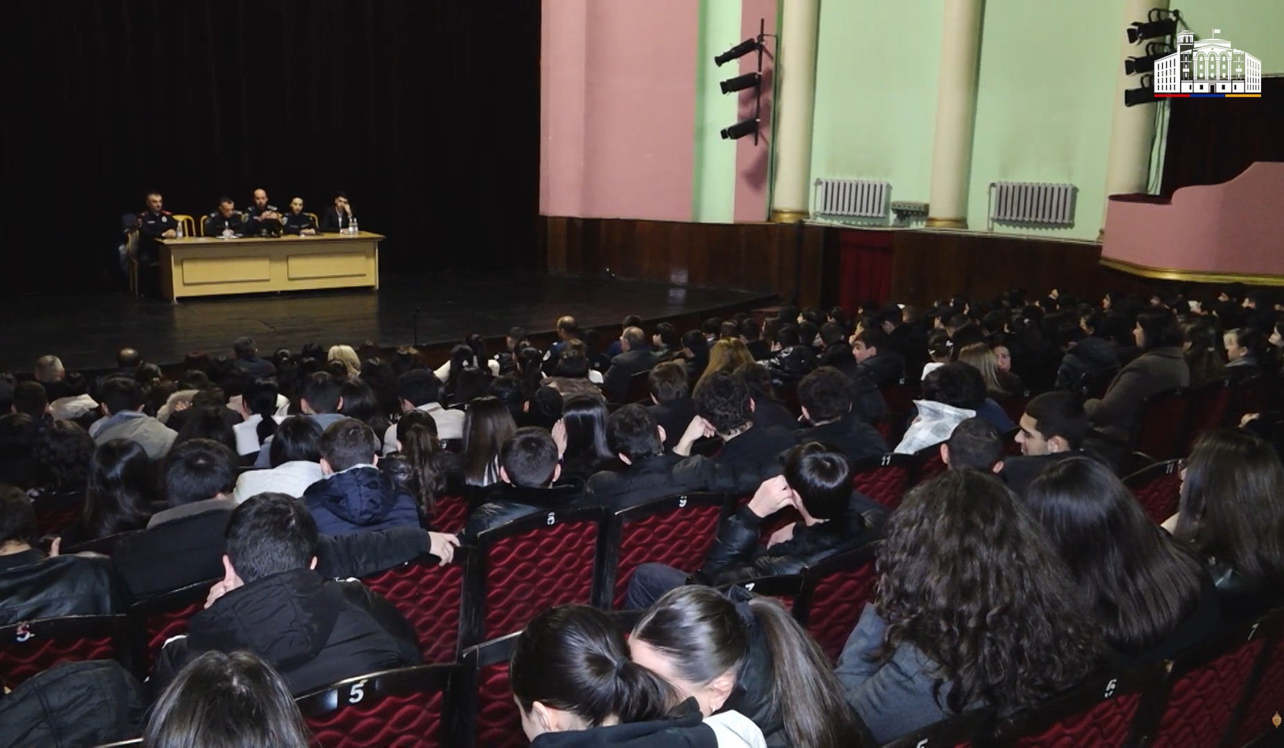 ՆԳՆ ոստիկանության ծառայողները հանդիպել են Արարատի մարզի երիտասարդների հետ