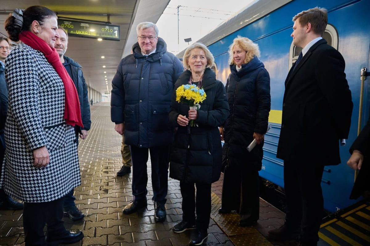 European Commission president arrives in Kyiv for fourth anniversary war commemorations