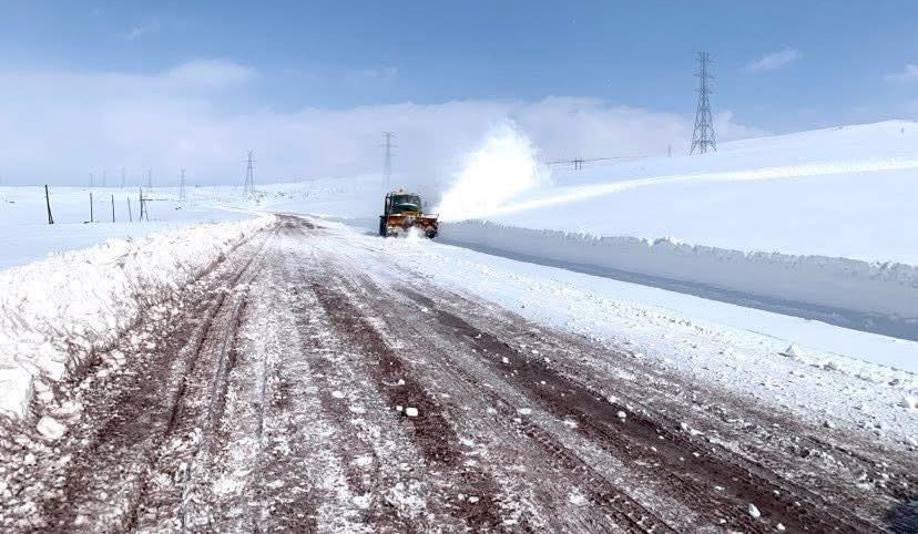 Միջպետական և հանրապետական նշանակության ճանապարհներին կատարվում են աղ-ավազով մշակման աշխատանքներ