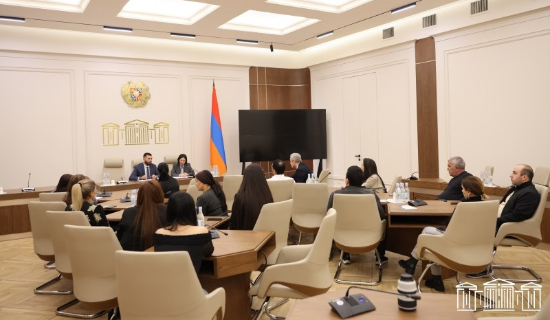 ԱԺ-ում Բաքոյանը և ԿԳՄՍ նախարարի տեղակալը եզդիական համայնքի ներկայացուցիչների հետ քննարկել են ազգային փոքրամասնությանն առնչվող կրթական խնդիրները