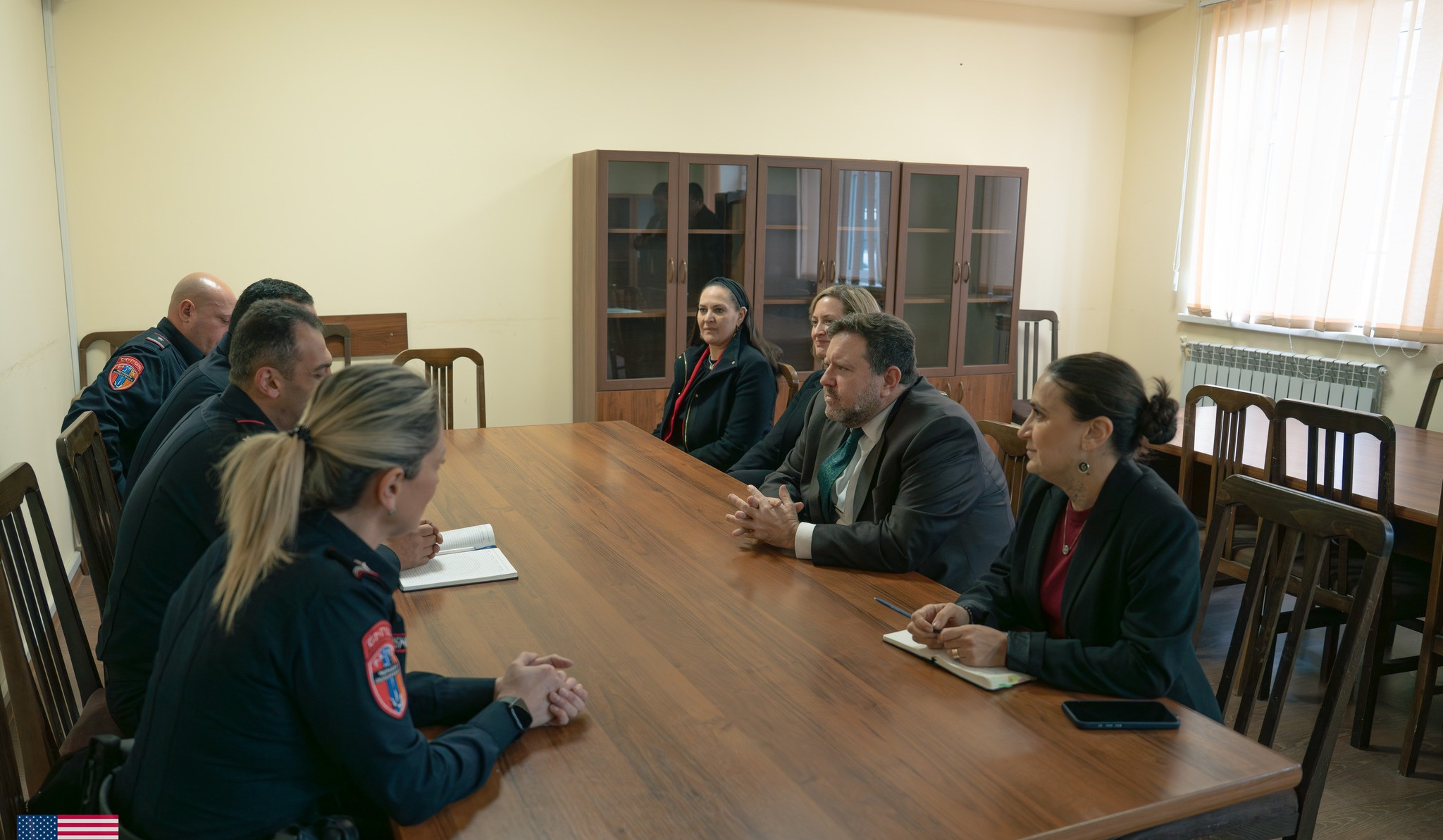 ԱՄՆ-ը շարունակում է աջակցել ՀՀ իրավապահ ոլորտին. Դեյվիդ Ալենն այցելել է Գյումրու ոստիկանության Կումայրի բաժին