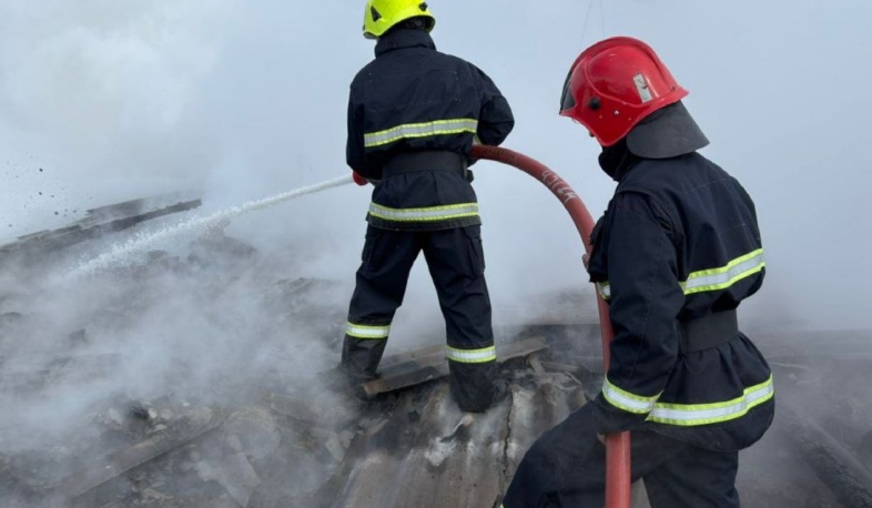 Հատիս գյուղի տներից մեկի տանիքին հրդեհ է բռնկվել