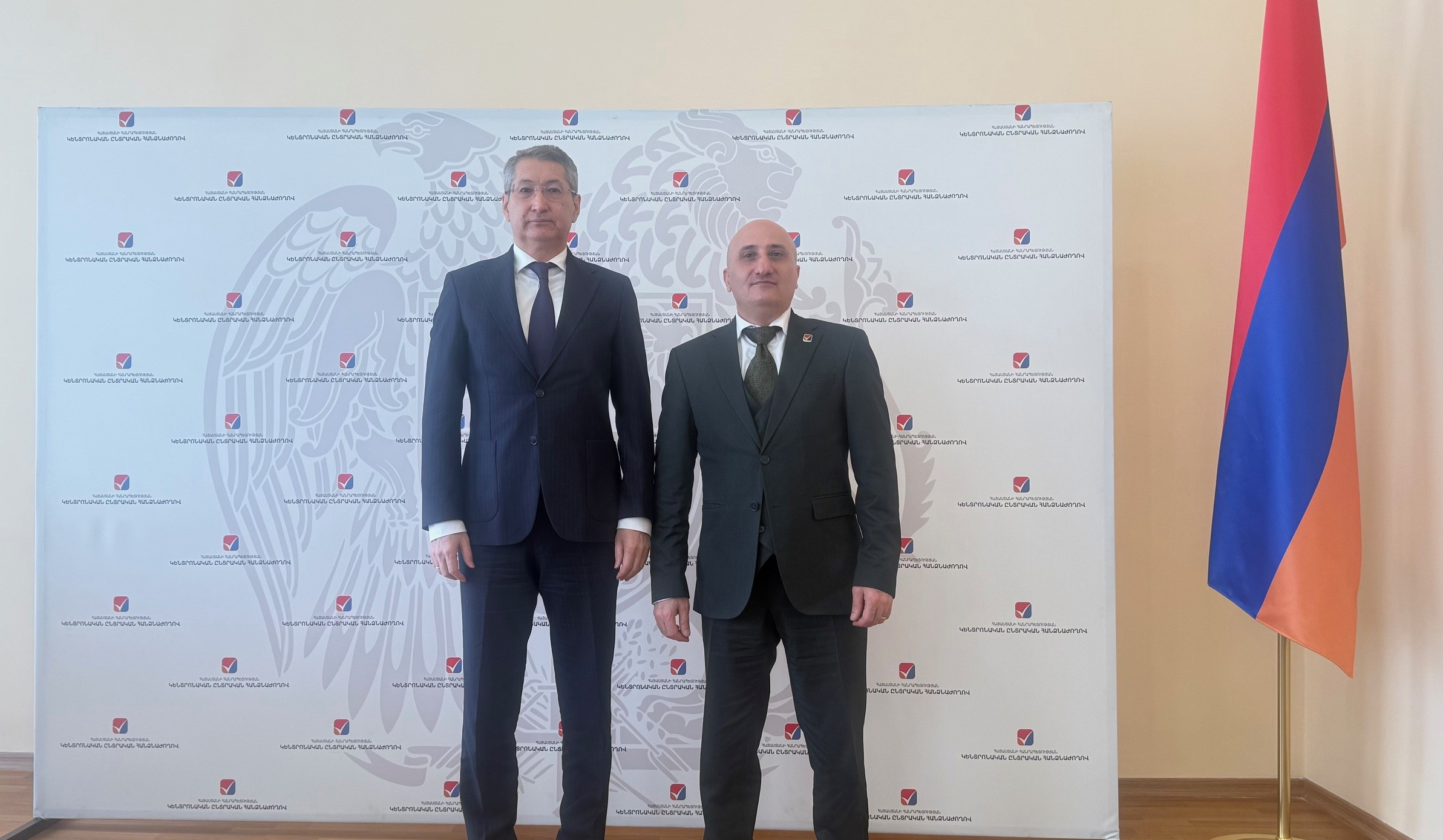 Հայաստանում Ղազախստանի դեսպանը հյուրընկալվել է ԿԸՀ-ում