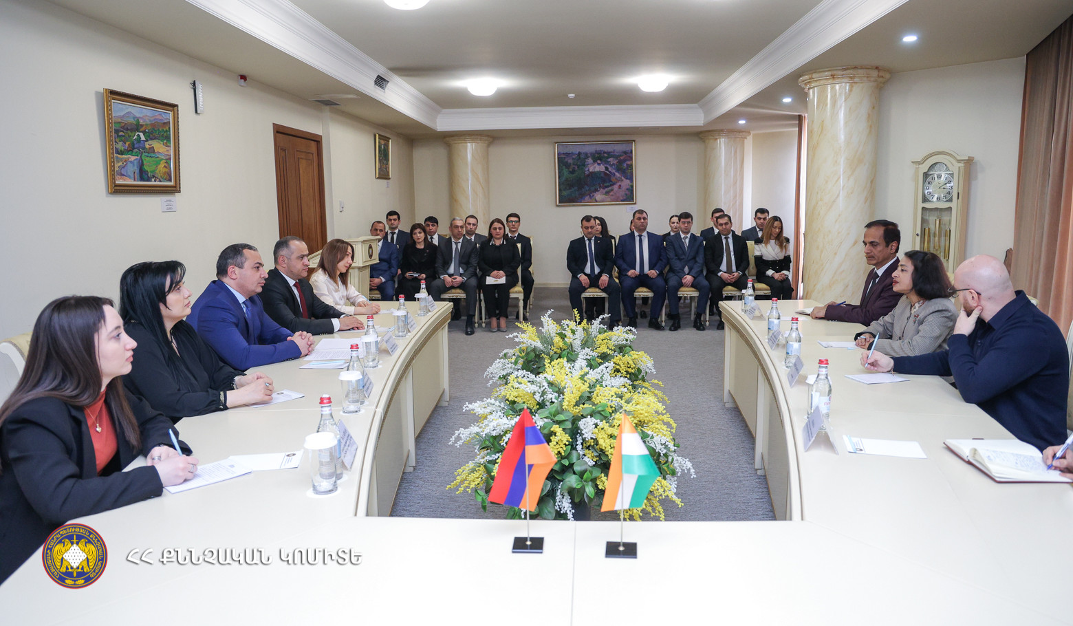 ՀՀ քննչական կոմիտեի նախագահը հանդիպել է Հնդկաստանի դեսպանին և Հնդկաստանում վերապատրաստում անցած քննիչների հետ