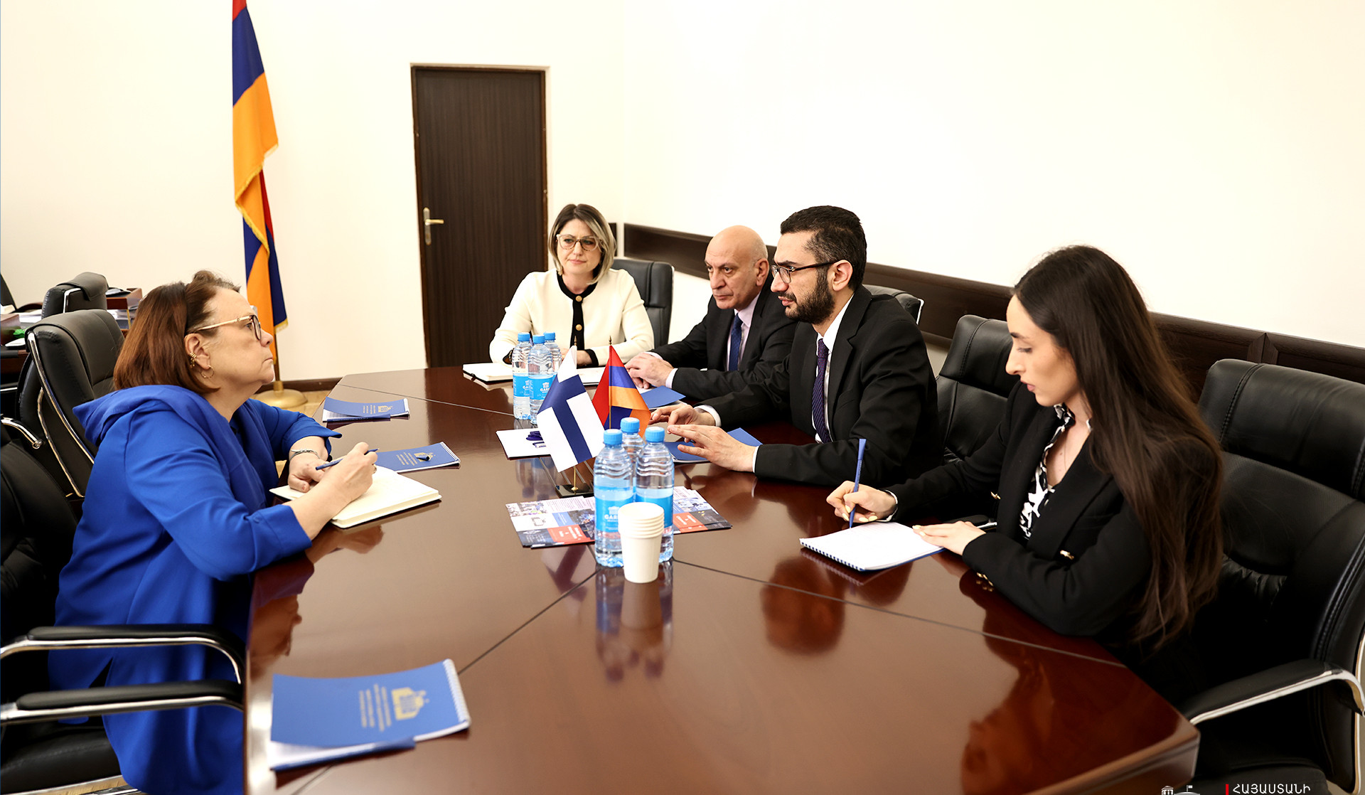 Քննարկվել են համապարփակ անվտանգության մոտեցումների ներդրման ուղղությամբ հարցեր․ ՆԳ փոխնախարարն ընդունել է Ֆինլանդիայի դեսպանին