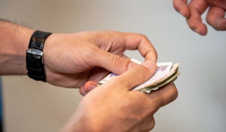 Երևանի պետական տեխնոլոգիական քոլեջի տնօրենի ու տեղակալի, նաև նրանց կաշառք տված քաղաքացու վերաբերյալ նախաքննությունն ավարտվել է