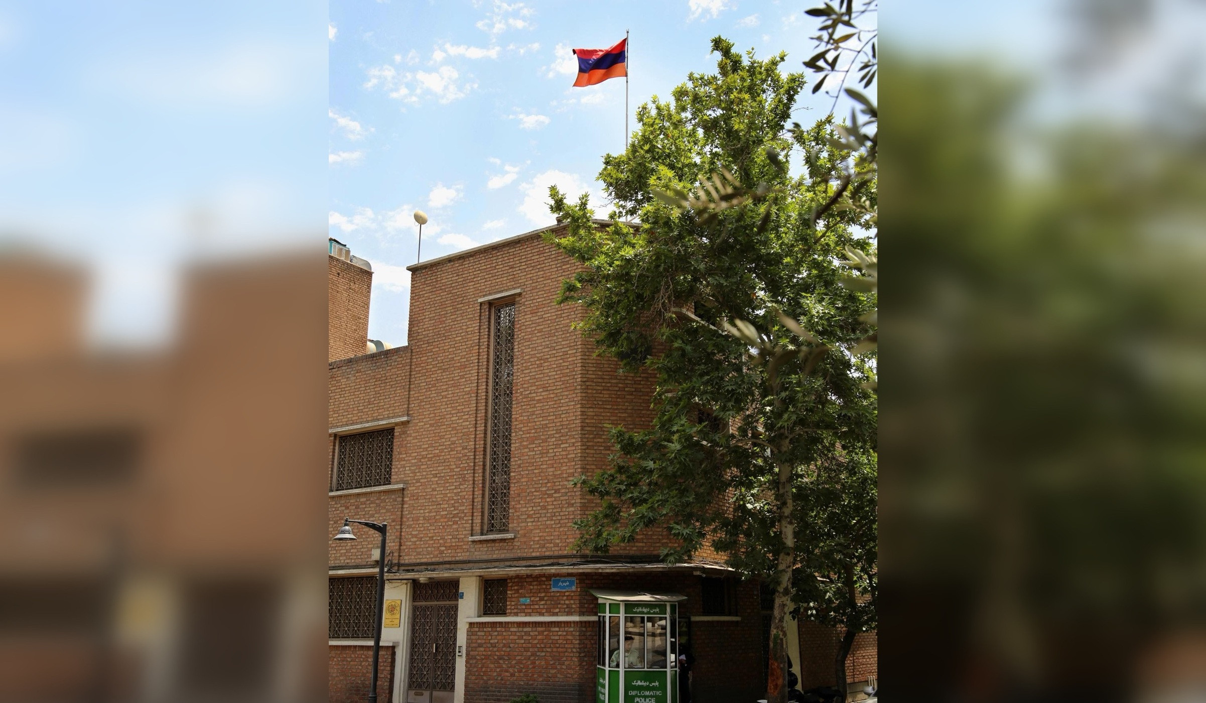 Վերադառնալու հարցով դիմած ՀՀ երկու քաղաքացիներին Իրանում Հայաստանի դեսպանությունը ցուցաբերել է անհրաժեշտ աջակցություն. ԱԳՆ խոսնակ