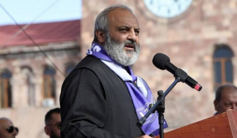 Դատախազությունը պահանջում է Բագրատ Գալստանյանին օտարված հատուկ նշանակության տարածքը վերադարձնել ՀՀ-ին