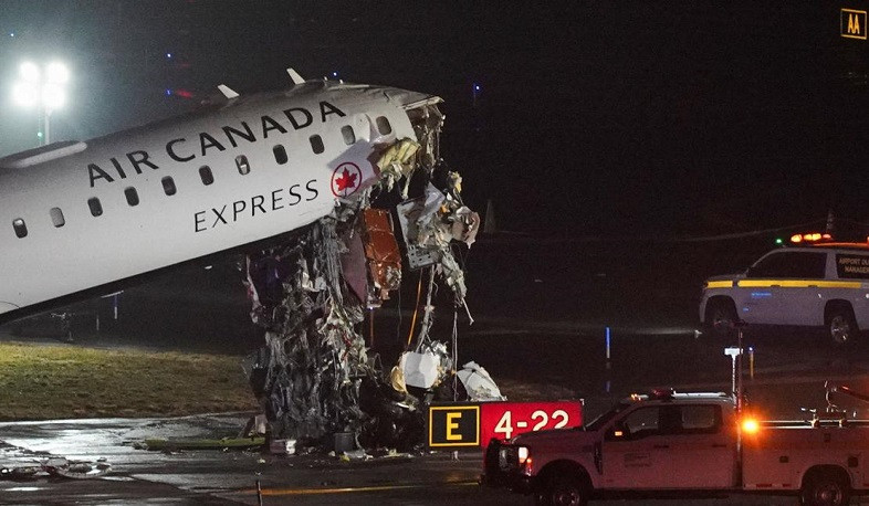 Նյու Յորքի օդանավակայանում ինքնաթիռը բախվել է մեքենայի. կան վիրավորներ