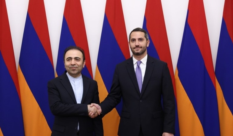 ՀՀ ԱԺ փոխնախագահն ու Իրանի դեսպանը մտքեր են փոխանակել տարածաշրջանային զարգացումների վերաբերյալ