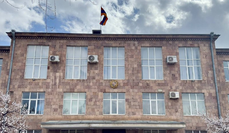 Սարդարապատի միջնակարգ դպրոցի տնօրենն ազատվել է աշխատանքից, քանի որ խախտել է աշխատանքային որոշ պարտականություններ. մարզպետի աշխատակազմ