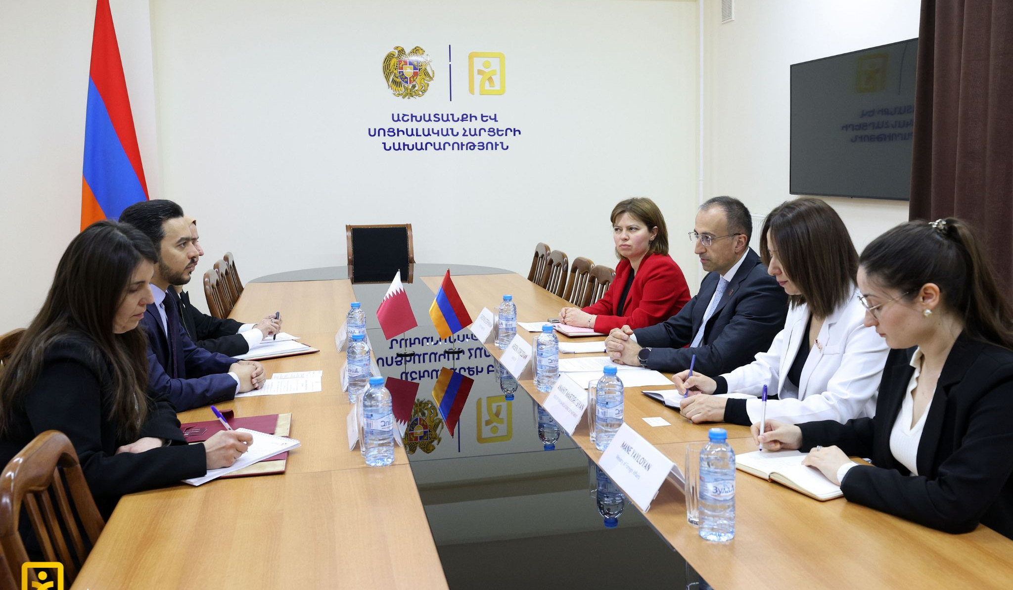 ԱՍՀ նախարարը և Կատարի դեսպանը քննարկել են համագործակցության հարցեր