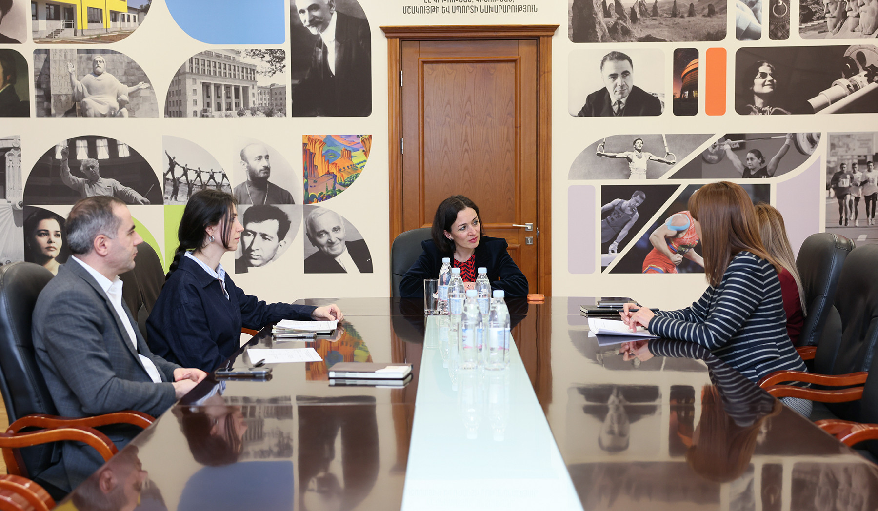 Ժաննա Անդրեասյանը հերթական հանդիպումն է ունեցել ուսուցիչների հետ