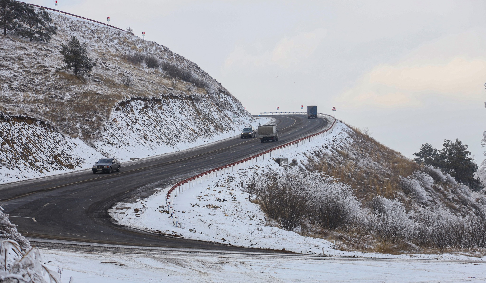 Արագածի, Սպիտակի տարածաշրջաններում ձնախառն անձրև է տեղում