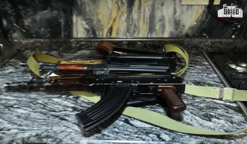 Հայտնաբերվել են զենք-զինամթերք և թմրամիջոցներ. չորս անձ ձերբակալվել է