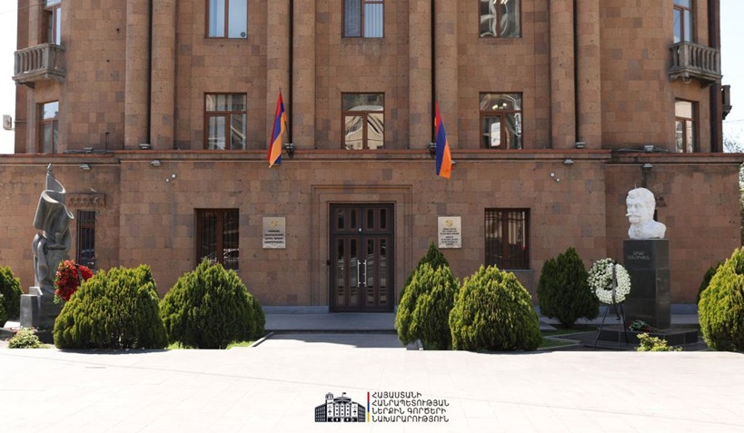 ՆԳՆ և Ոստիկանության ղեկավար կազմը հարգանքի տուրք է մատուցել ՆԳ առաջին նախարար Արամ Մանուկյանի հիշատակին