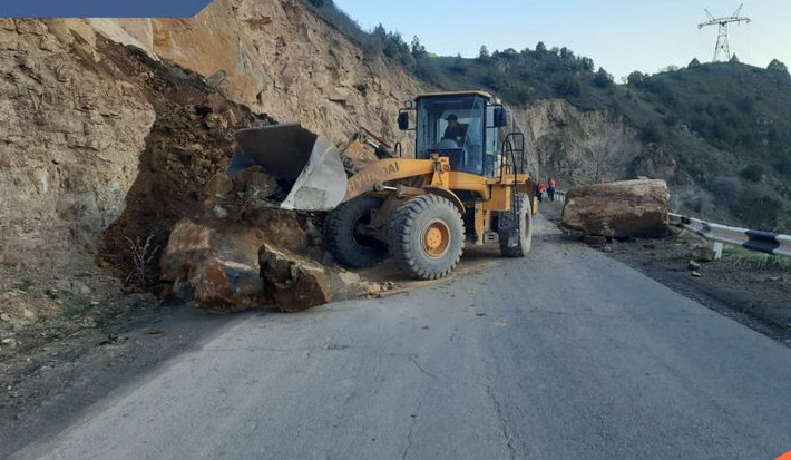 Քարաթափում Մ-2-ից Ջերմուկ տանող ճանապարհին․ երթևեկությունը վերականգնվել է