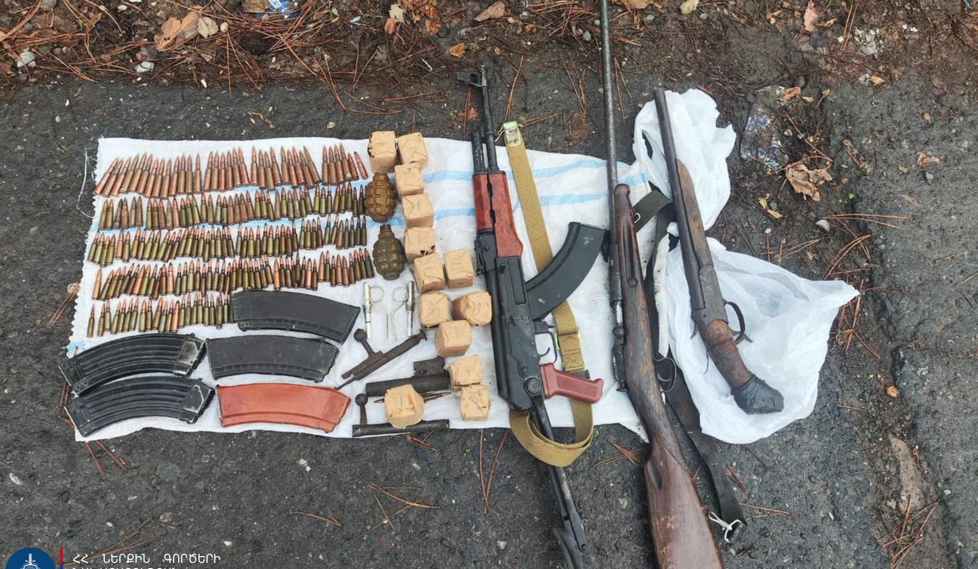 Ապօրինի պահվող զենք-զինամթերքի կամավոր հանձնումներ՝ համայնքային ոստիկանների բացատրական աշխատանքի արդյունքում