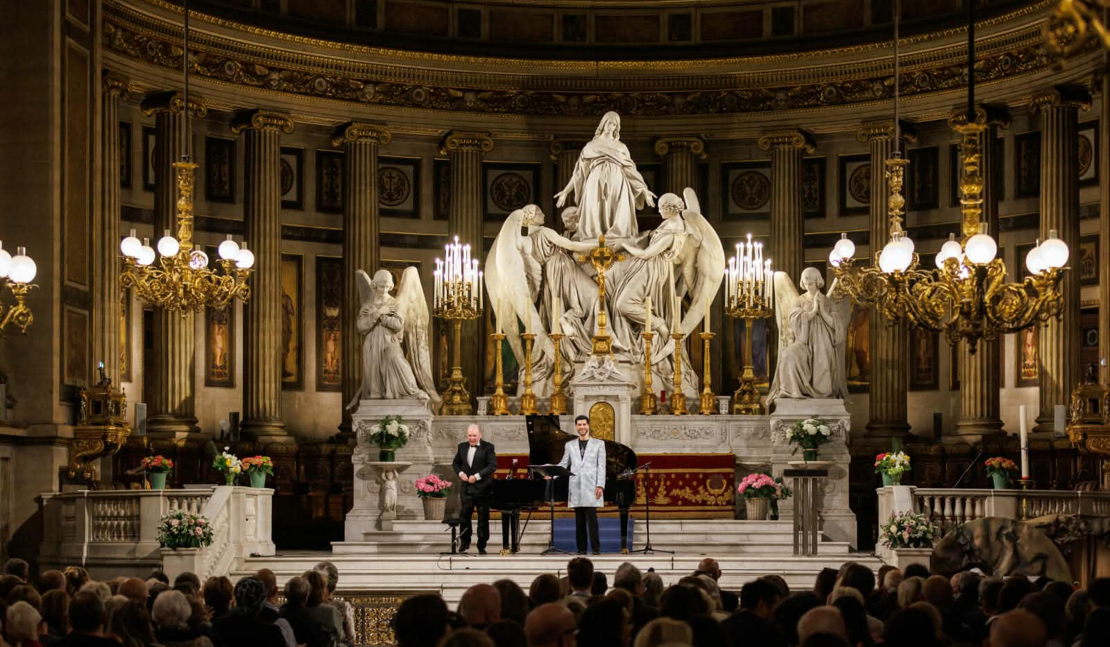 Հոգի վեհացնող ձայն. Ռուբեն Էլբակյանի «Ավե Մարիա»-ն կրկին գերել է Փարիզը