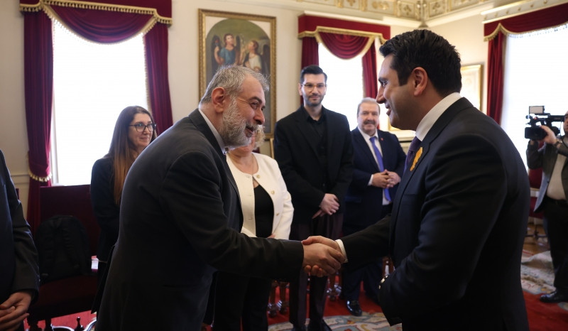 ԱԺ նախագահը հանդիպել է Ստամբուլում գործող հայկական լրատվամիջոցների ներկայացուցիչների հետ