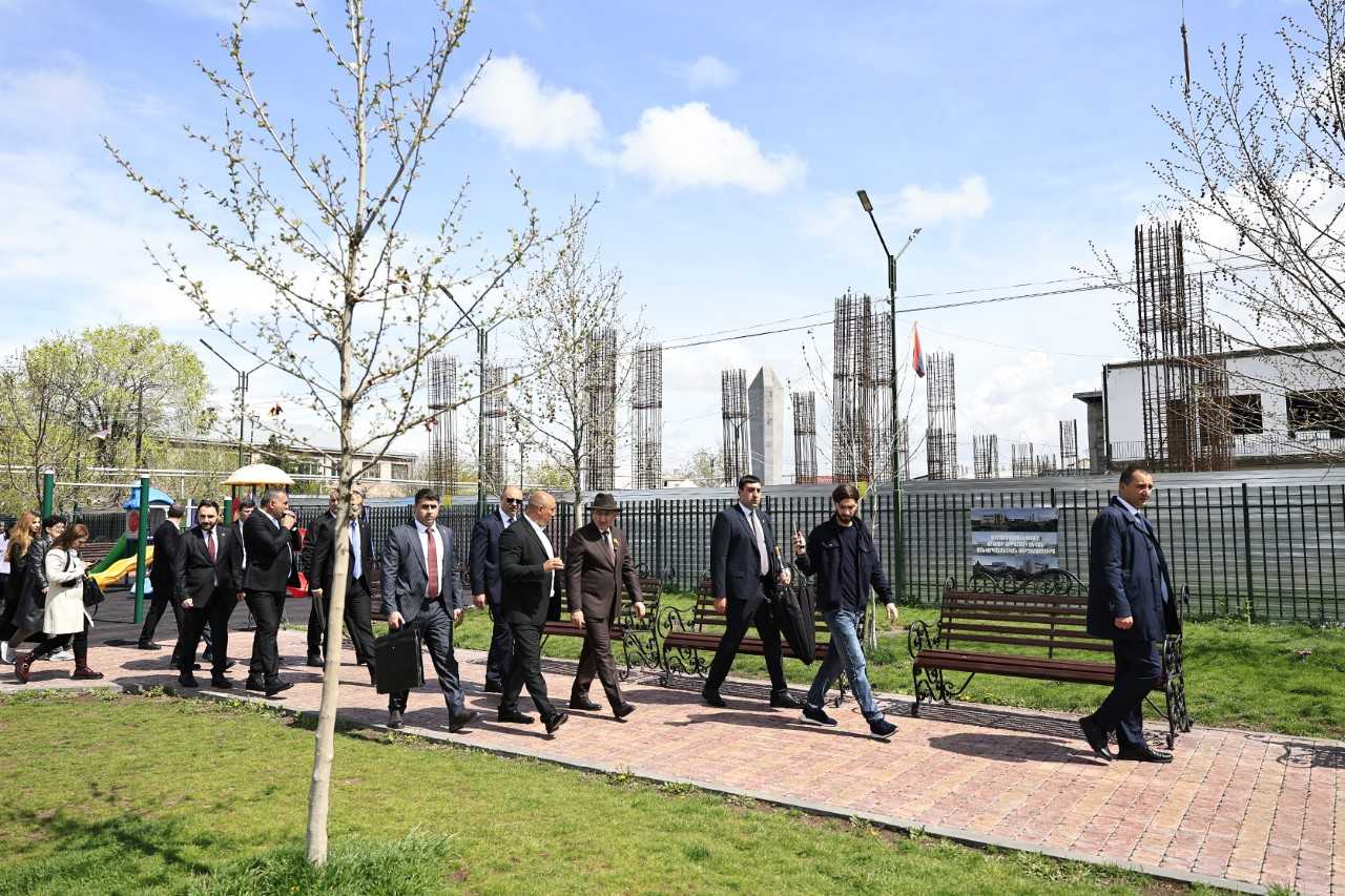 Վարչապետը ներկա է եղել Արթուր Աբրահամի անվան մանկապատանեկան մարզահամալիրի հիմնարկեքին