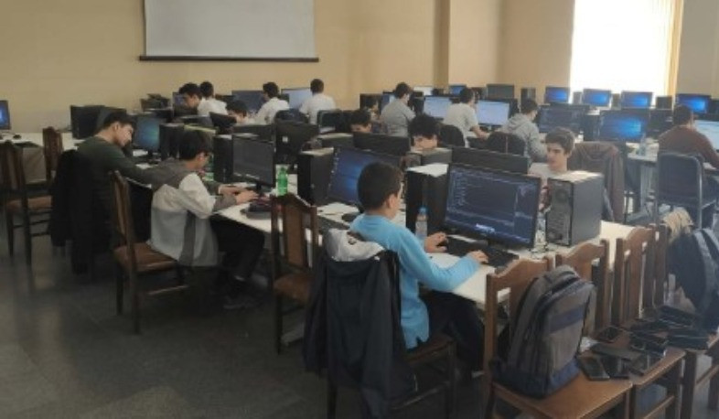 Ոսկե, արծաթե և բրոնզե մեդալներ՝ IATI ինֆորմատիկայի միջազգային 17-րդ օլիմպիադայում