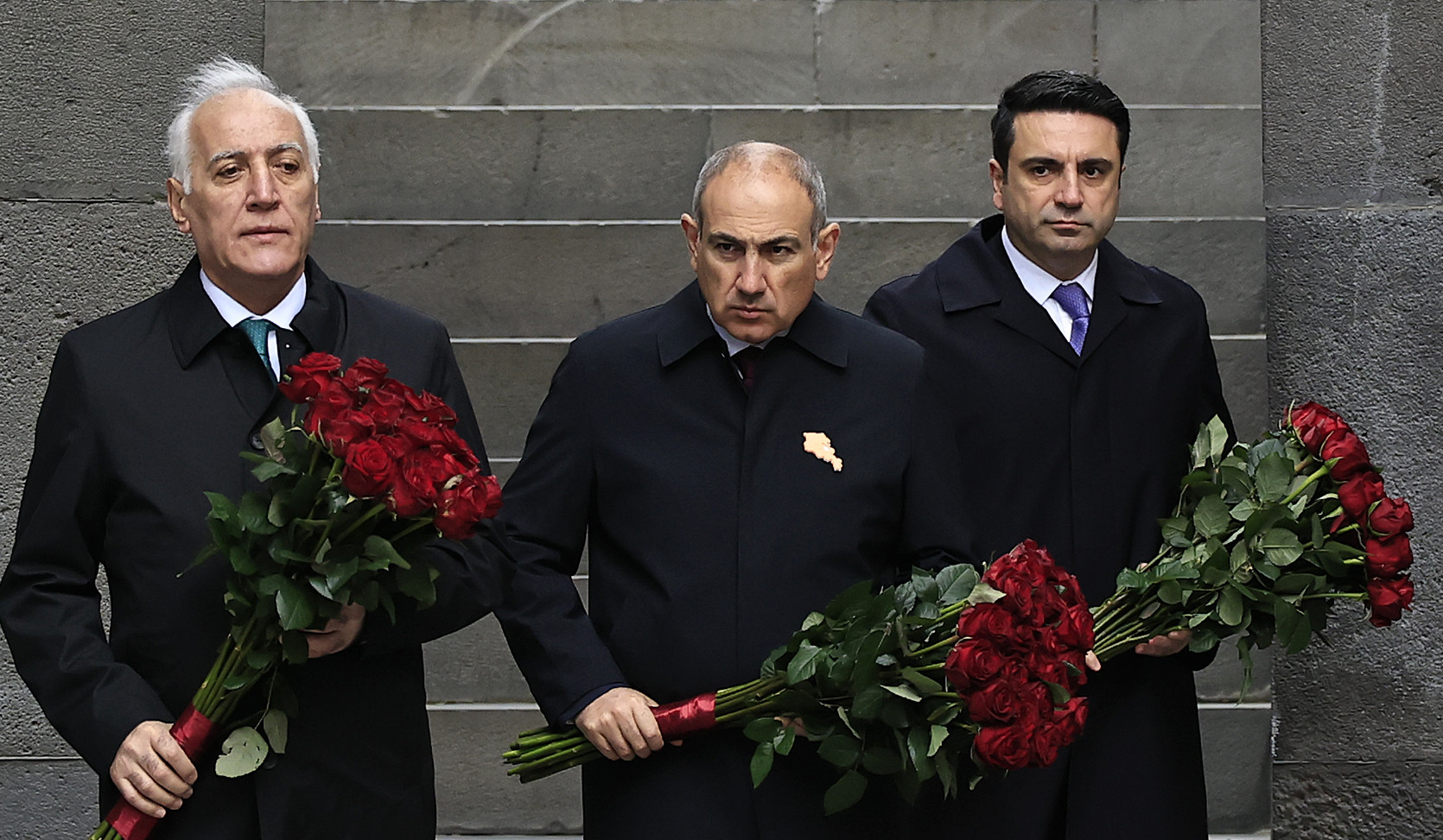 Վարչապետը Ծիծեռնակաբերդում հարգանքի տուրք է մատուցել Հայոց ցեղասպանության զոհերի հիշատակին