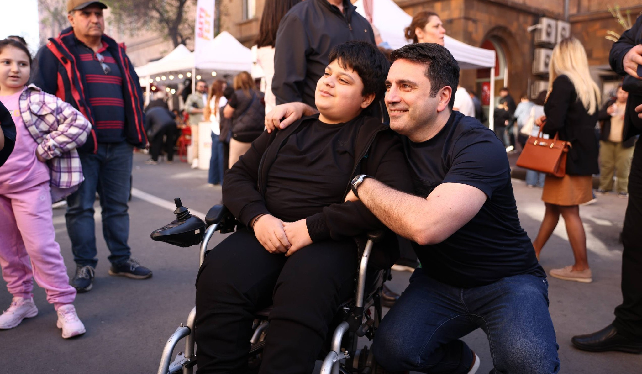 Քաղաքացու օրը` հագեցած դրական էմոցիաներով և ջերմությամբ. Ալեն Սիմոնյանը տեսանյութ և լուսանկարներ է հրապարակել