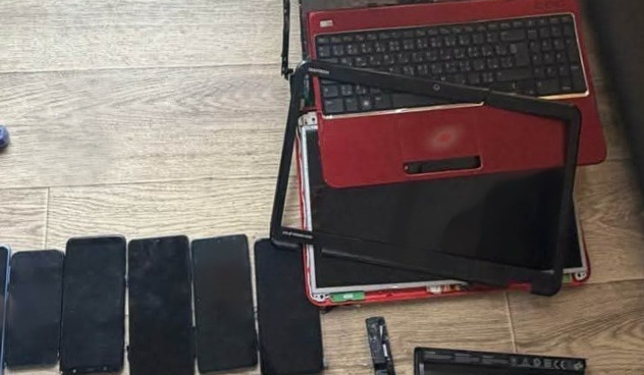 ՔԿՀ այցելած փաստաբանի նոթբուքից 7 բջջային հեռախոս է հայտնաբերվել․ Մինասյանը ենթարկվել է կրկնակի վարչական պատասխանատվության