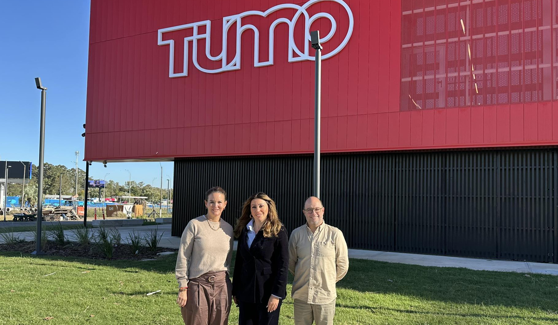 Ուրուգվայում վերջերս բացված «Թումոն» շաբաթական շուրջ 1000 աշակերտ է ընդունում․ դեսպանն այցելել է ստեղծարար տեխնոլոգիաների կենտրոն