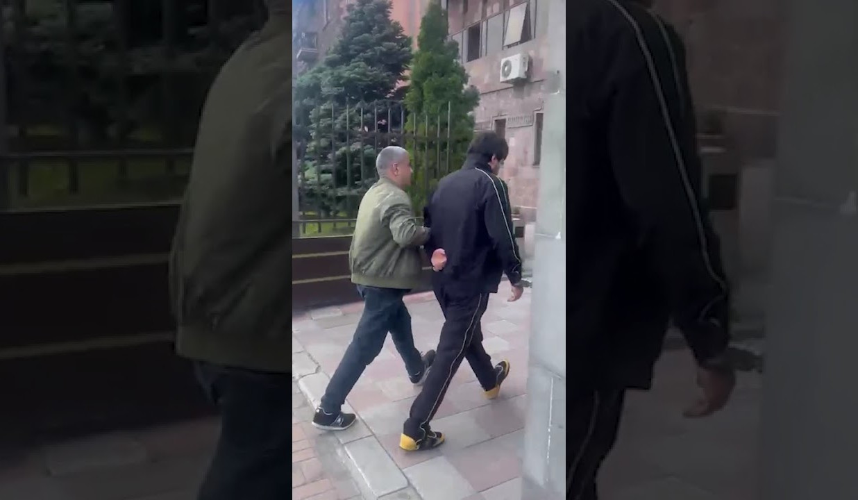 Քրեական ոստիկանները զենքի գործադրմամբ խուլիգանության և զենք-զինամթերք ապօրինի պահելու մեղադրանքով հետախուզվողի են հայտնաբերել