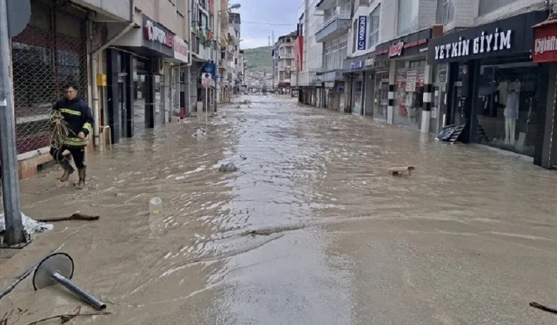 Floods in Turkey's Black Sea coast, some injured