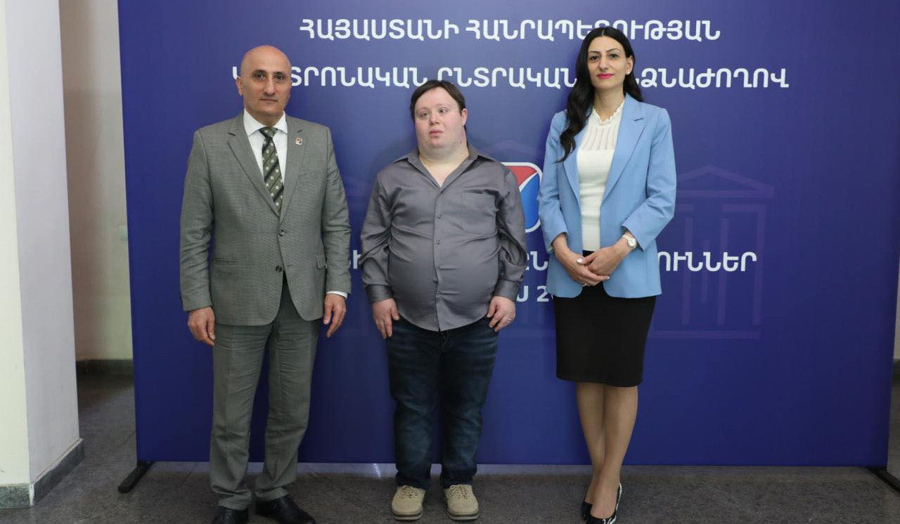 ՄԻՊ-ն այցելել է ԿԸՀ․ քննարկվել են ընտրական գործընթացներում մարդու իրավունքների պաշտպանությանն առնչվող հարցեր