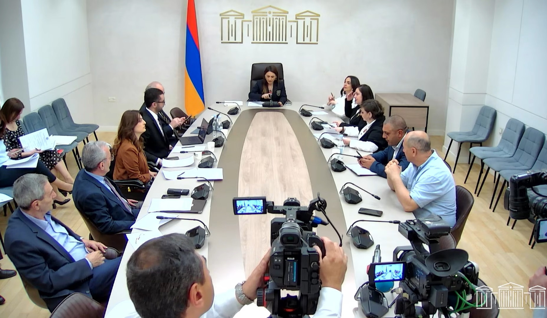 Առաջարկվում է սահմանել դրույթ, ըստ որի՝ դատական նիստին հնարավոր կլինի մասնակցել տեսակապով