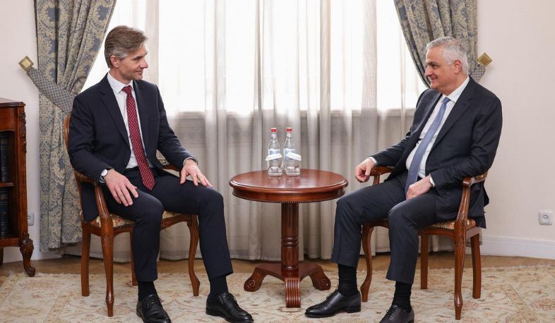 Գրիգորյանն ու Բուդրիսը քննարկել են տարածաշրջանային կապակցվածության և խաղաղության օրակարգը
