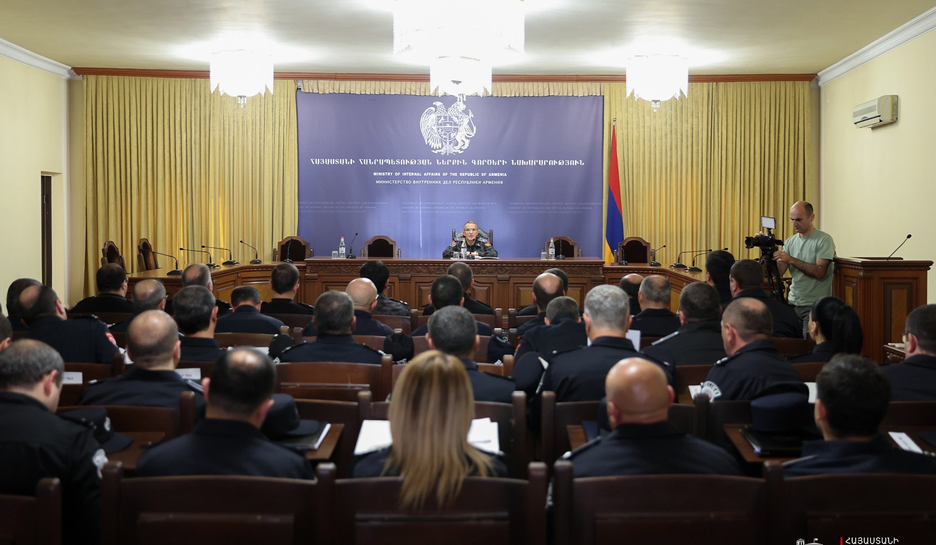 «Վերջին զանգի» միջոցառումներով պայմանավորված կիրականացվի ուժեղացված ծառայություն․ աշխատանքային խորհրդակցություն ոստիկանությունում