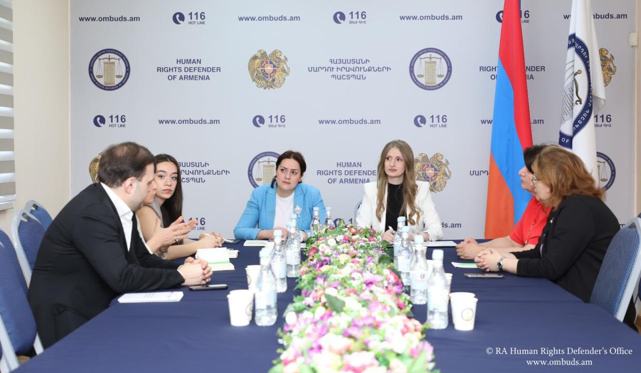 ՄԻՊ աշխատակազմում քննարկվել են հաշմանդամություն ունեցող անձանց իրավունքների պաշտպանությանն առնչվող հարցերը