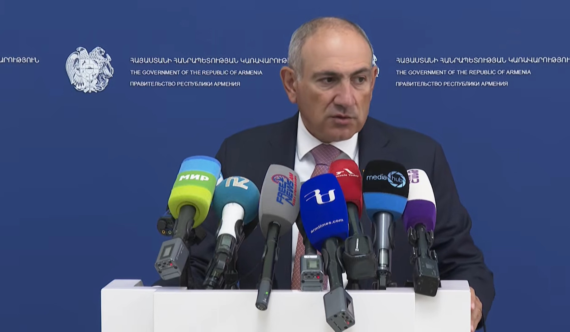Այնտեղ, որտեղ ՏԻՄ-ը կխոչընդոտի, ձև կգտնենք, շրջանցումով կբարեկարգենք. Փաշինյանը՝ Գյումրիի փողոցների մասին
