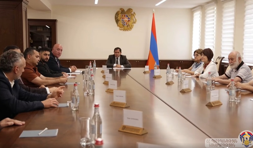 ՊՆ վարչական համալիրում տեղի է ունեցել պաշտպանության նախարարին կից հասարակական խորհրդի անդրանիկ նիստը