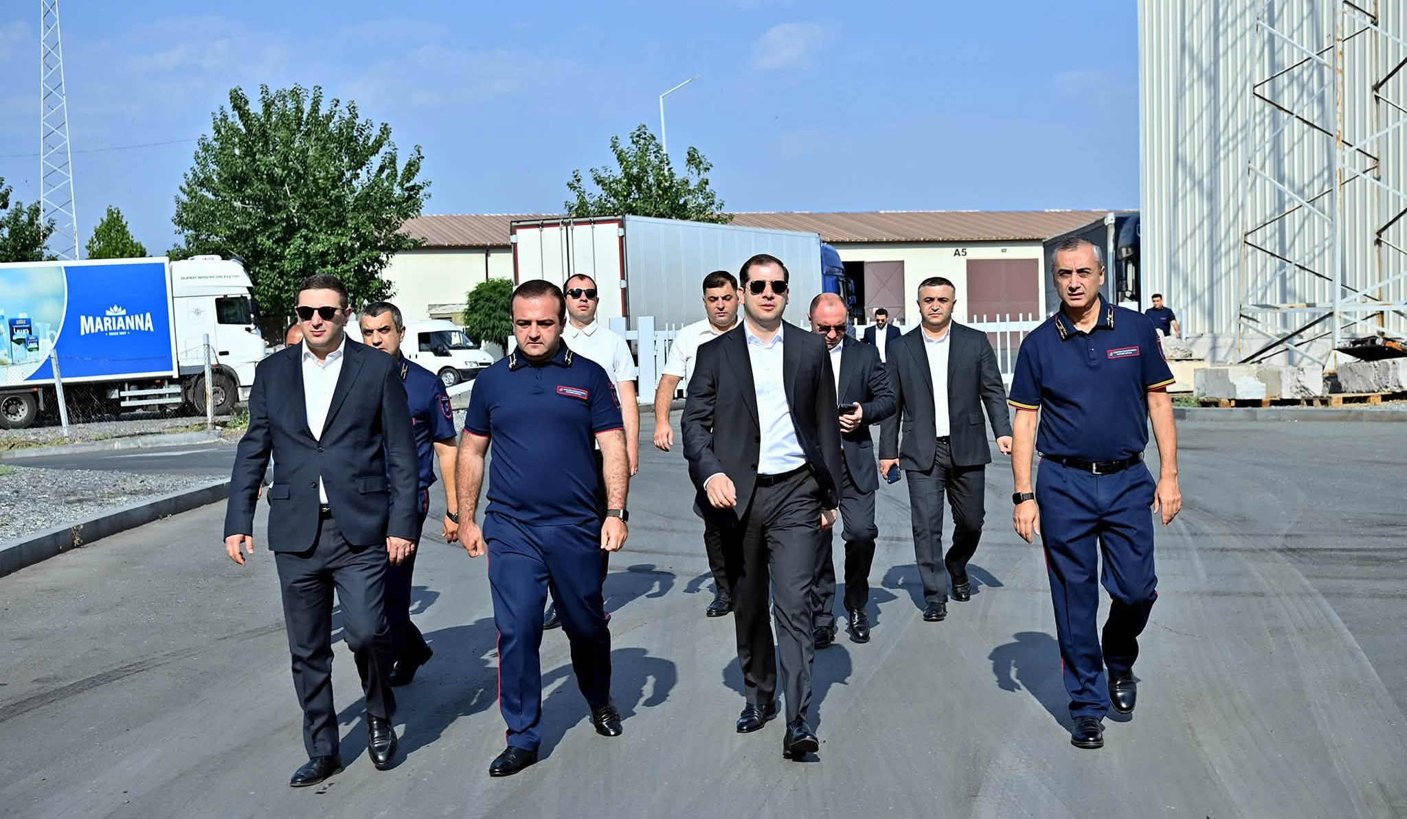Էդուարդ Հակոբյանը Երևանում գործող ժամանակավոր պահպանման պահեստներում ծանոթացել է մաքսային հսկողության կազմակերպմանը